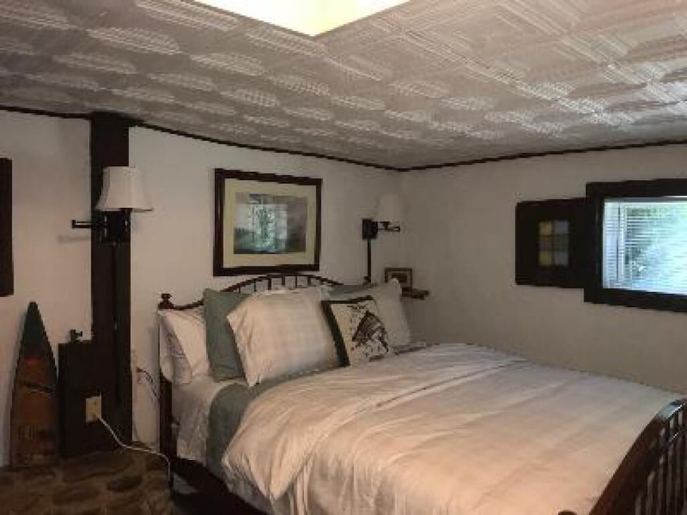 Economy Double Room, Private Bathroom (Rods & Creels)