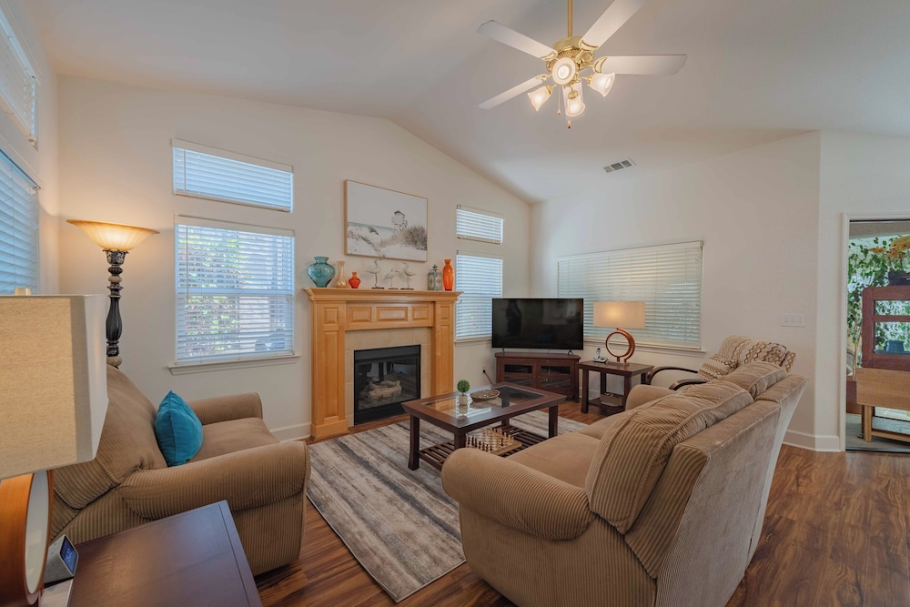 House, Multiple Beds, Patio, Garden View (Seabreeze Bungalow)
