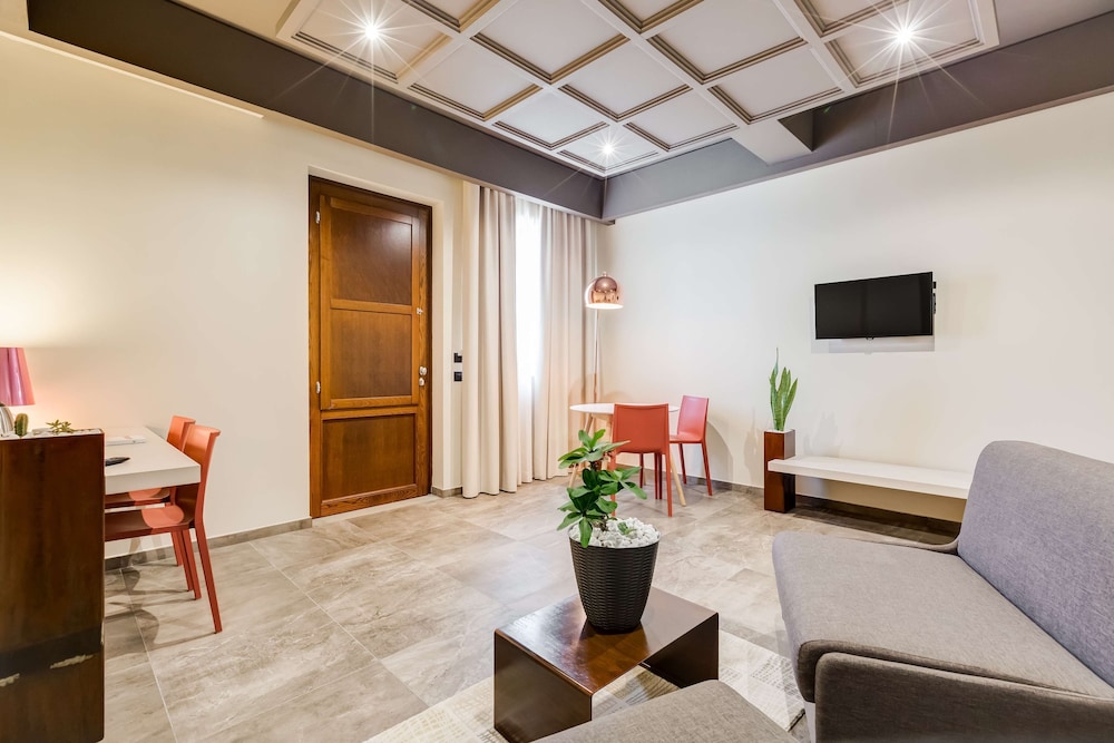 Suite, 1 King Bed, Jetted Tub (Living Room)