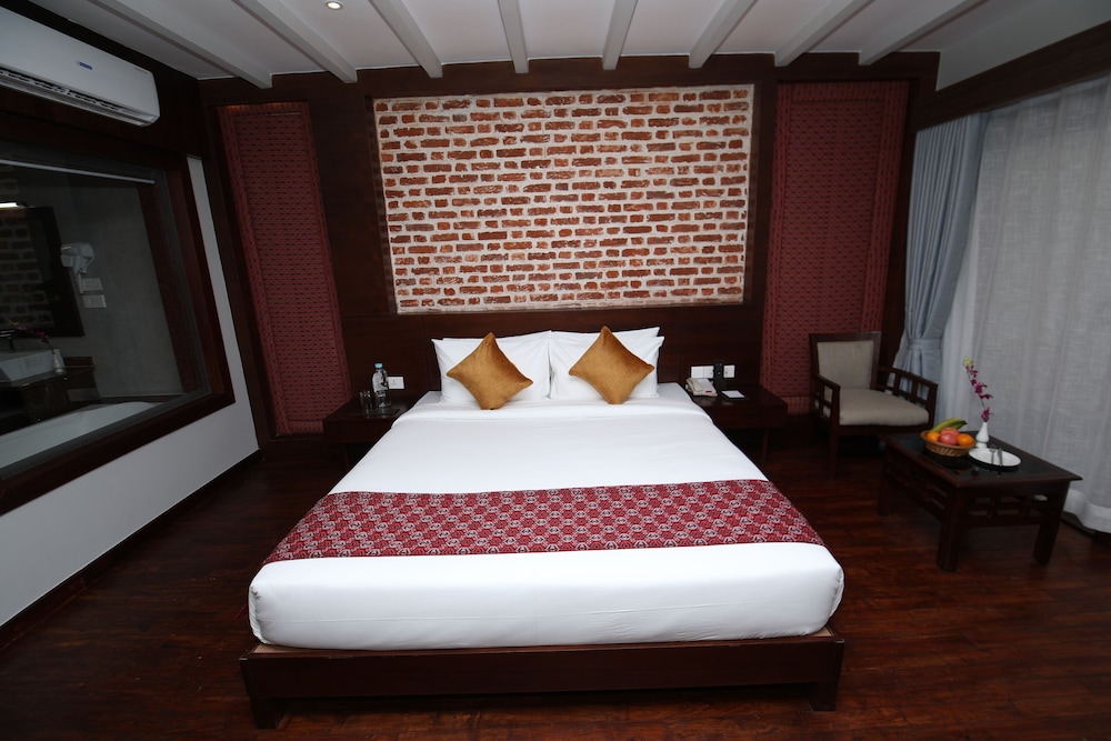 PLUNGE POOL SUITE