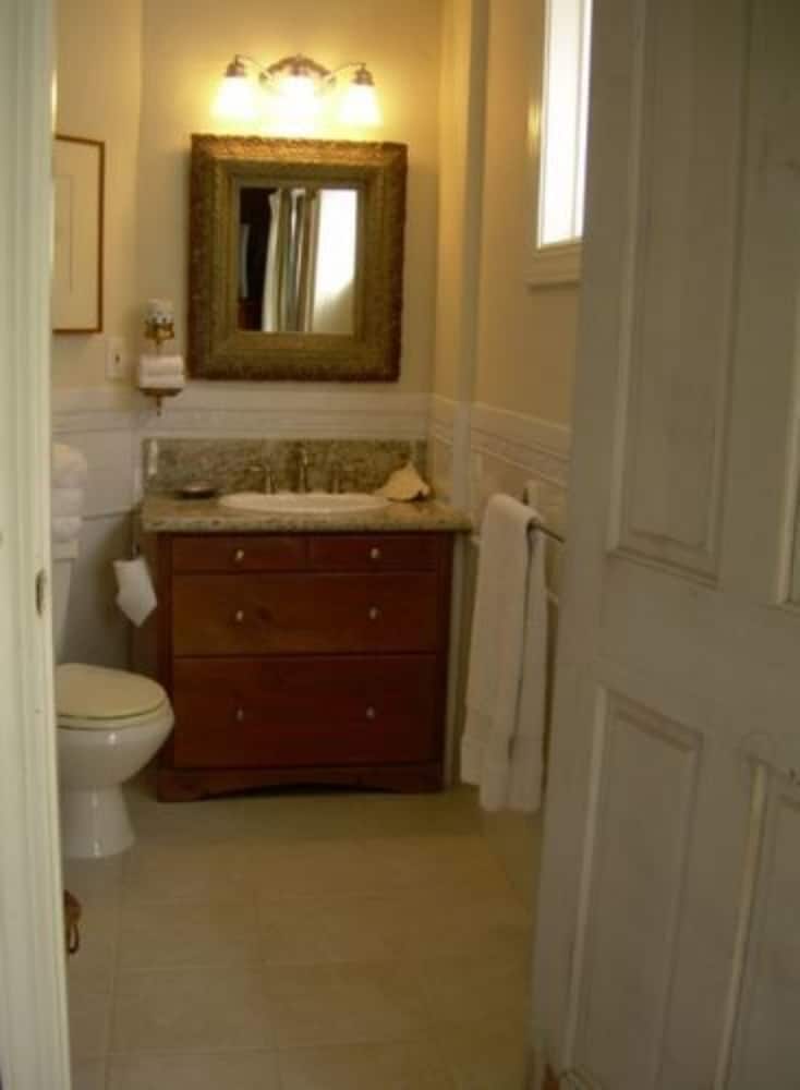 Standard Queen Guest Room