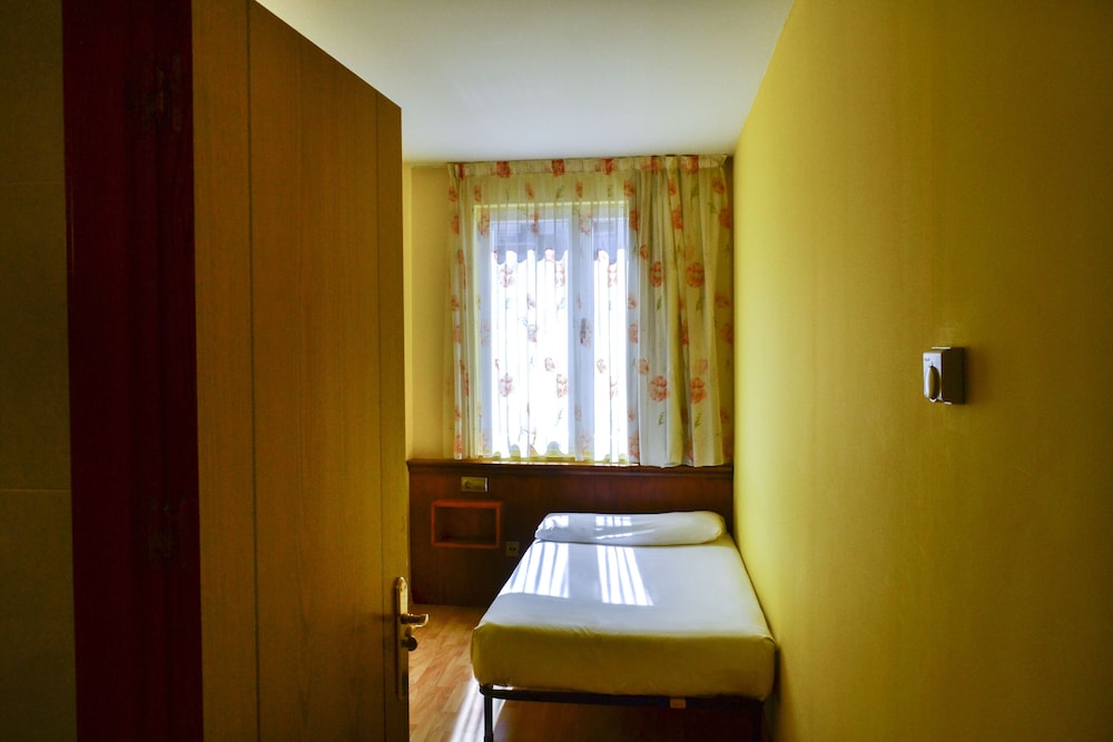 Single Room photo 3