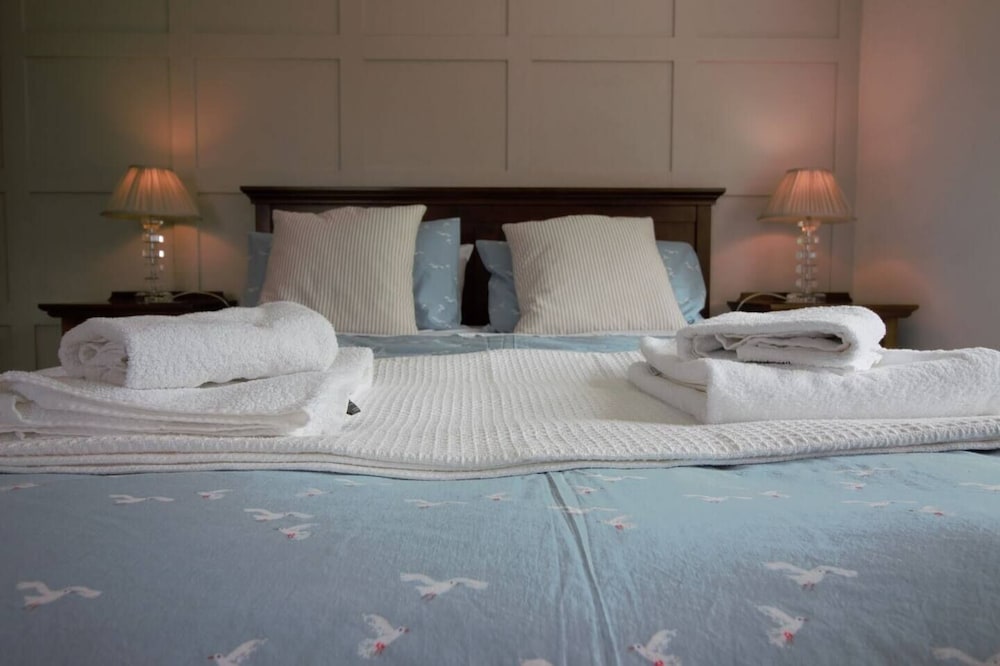 Deluxe Room, Hill View photo 2