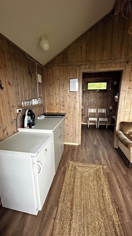Basic Cabin, 1 Bedroom, Shared Bathroom, Sea View photo 2