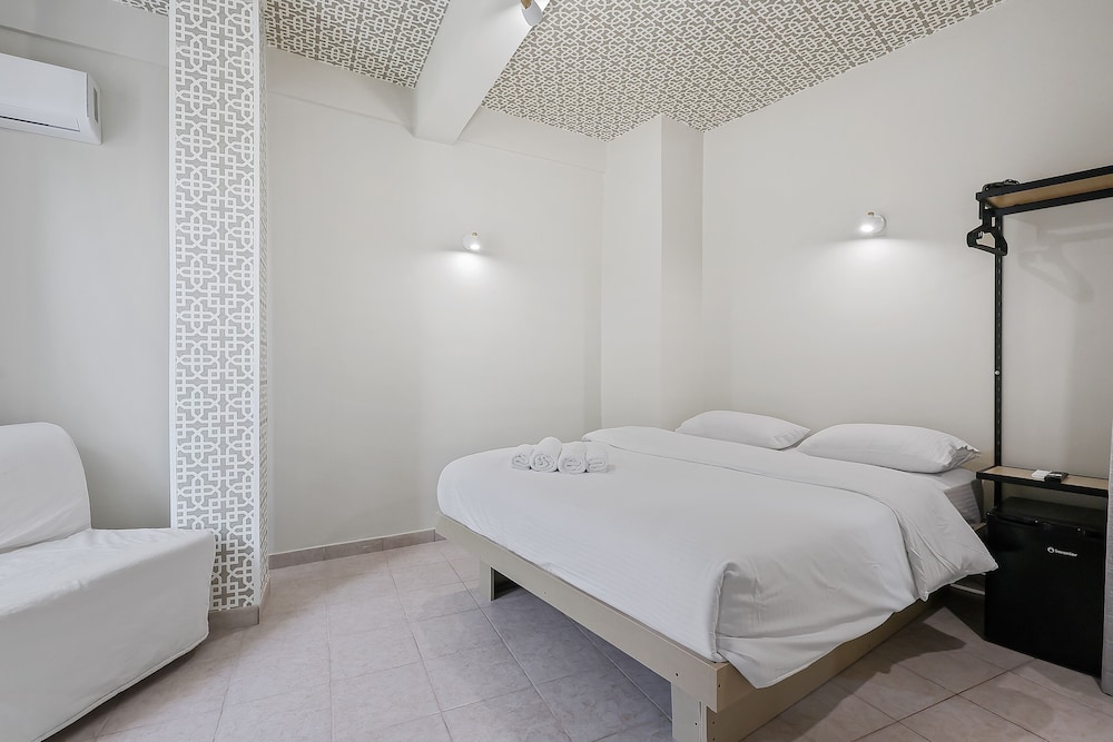 Basic Triple Room photo 2