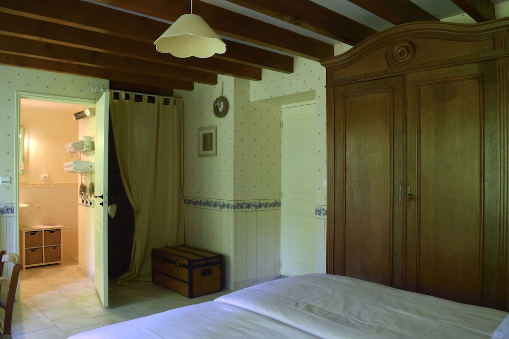 Double Room, 1 King Bed - Photo 1