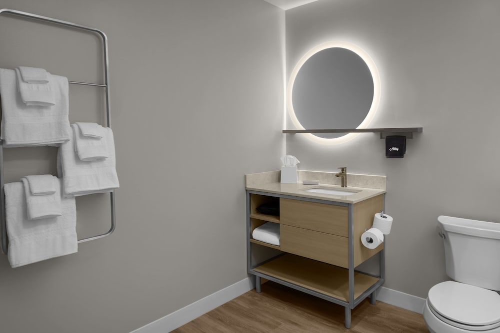 Studio, 2 Queen Beds, Corner