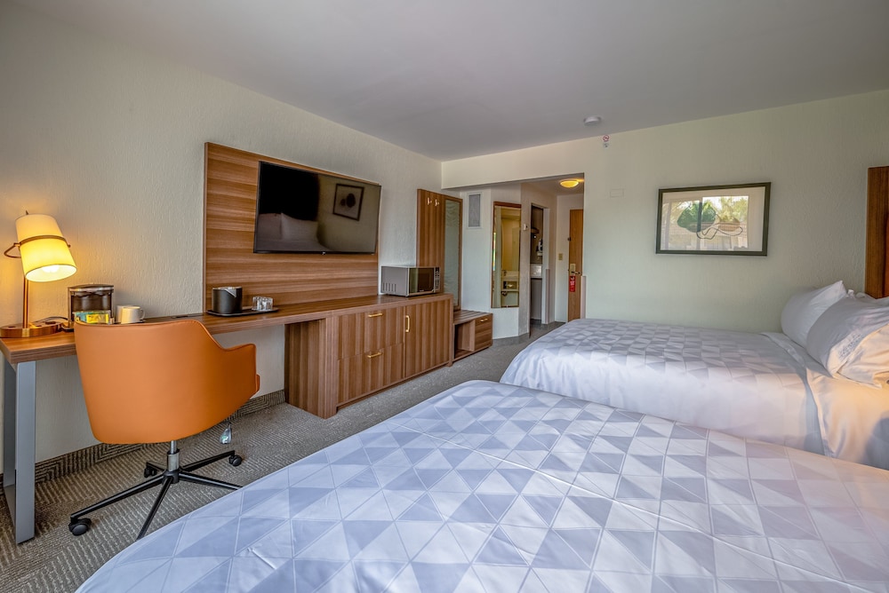 Standard Room, 2 Double Beds photo 2