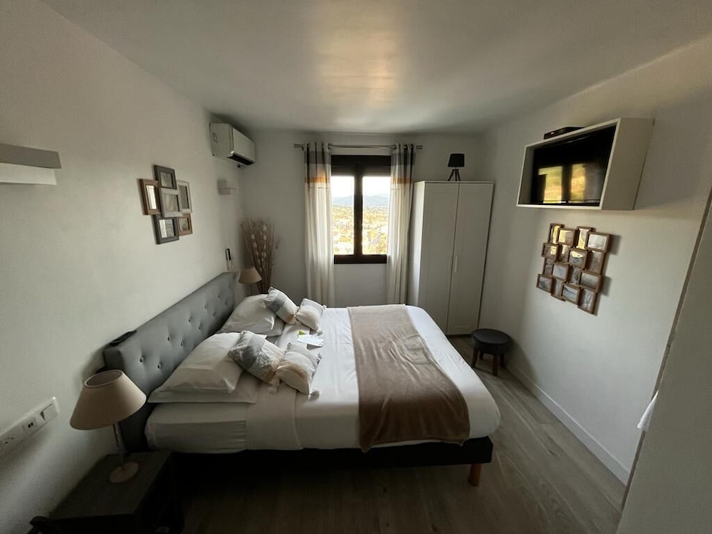 Standard Double Room - Photo 3