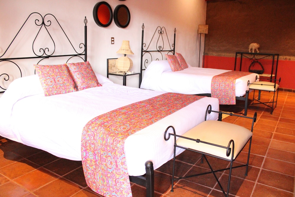 Classic Room, 2 Double Beds photo 3