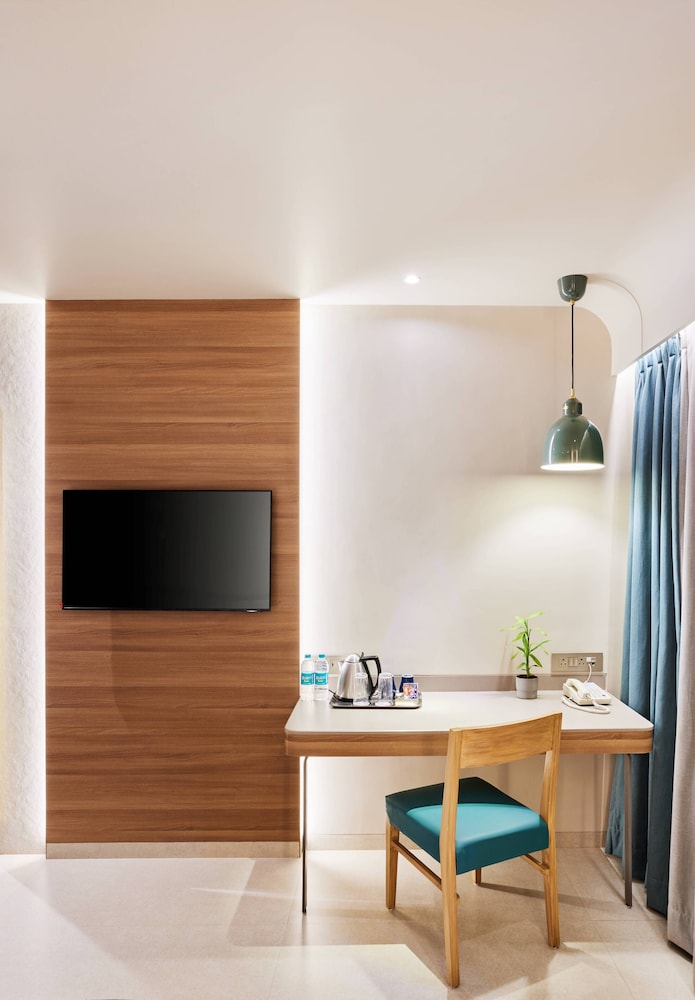 Deluxe Room - Photo 8