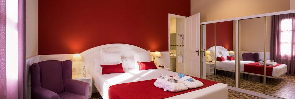 Premium Room, Garden View - Photo 2