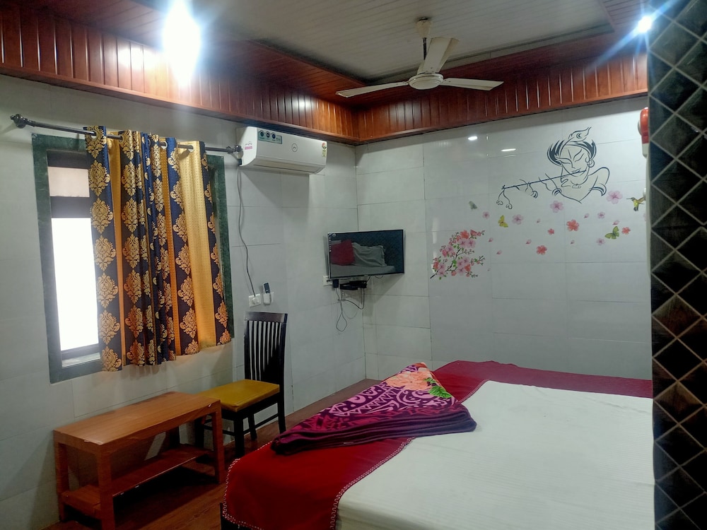 AC Deluxe Room photo 3