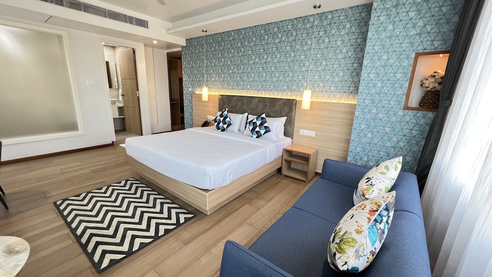 Executive Room - Photo 13
