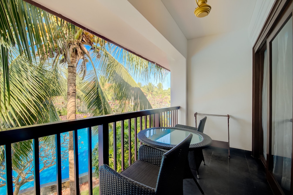 Chalet, Pool View photo 3