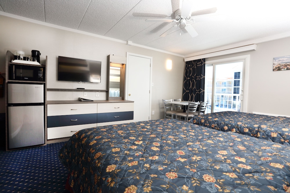 Basic Room, 2 Double Beds, Poolview, A Unit