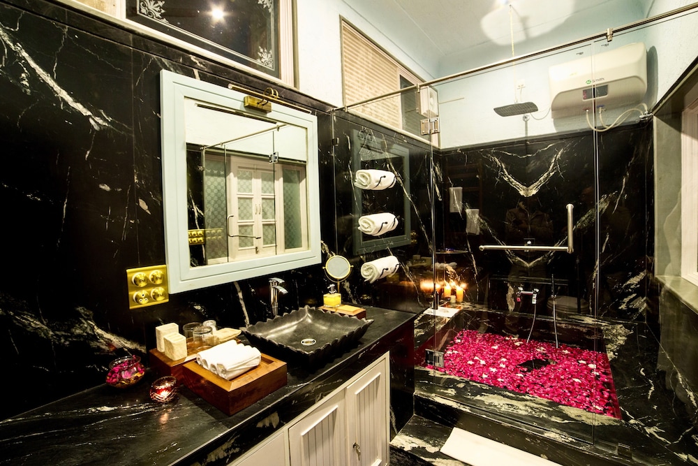 Royal Villa - Photo 9