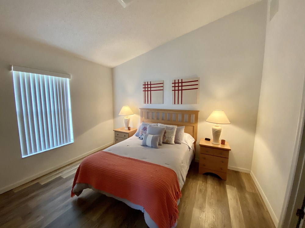 Executive House, 4 Bedrooms, Private Pool, Pool View