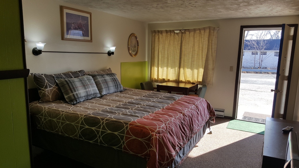 Standard Room, 2 Queen Beds, Non Smoking, Refrigerator & Microwave