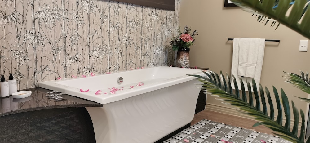 Superior Double or Twin Room (Single) photo 1