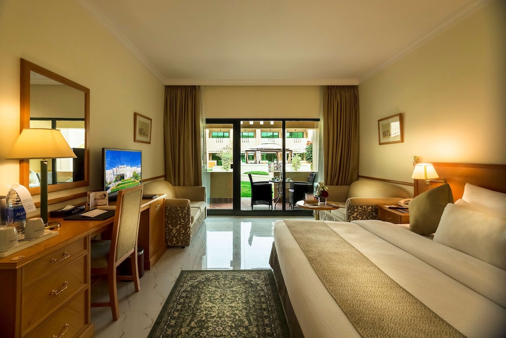 Standard Room, Multiple Beds - Photo 3