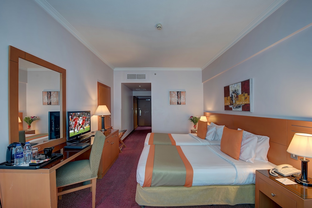 Standard Double Room, 1 Queen Bed, Bathtub photo 2