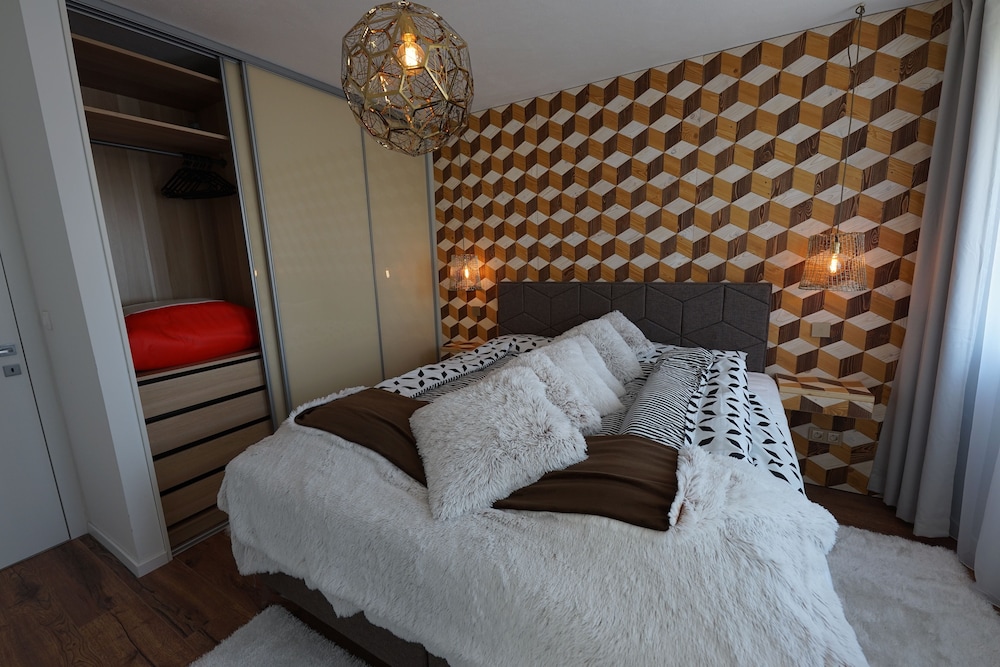 Exclusive Apartment, 1 Queen Bed photo 3