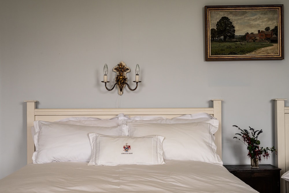 Luxury Double Room, Ensuite, Mountain View (Main House) photo 1