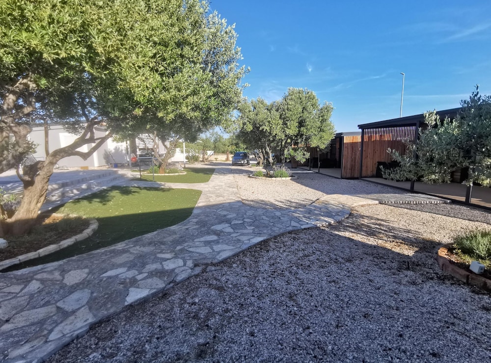 Mobile Home (Classic Two Bedroom Mobile Home with )