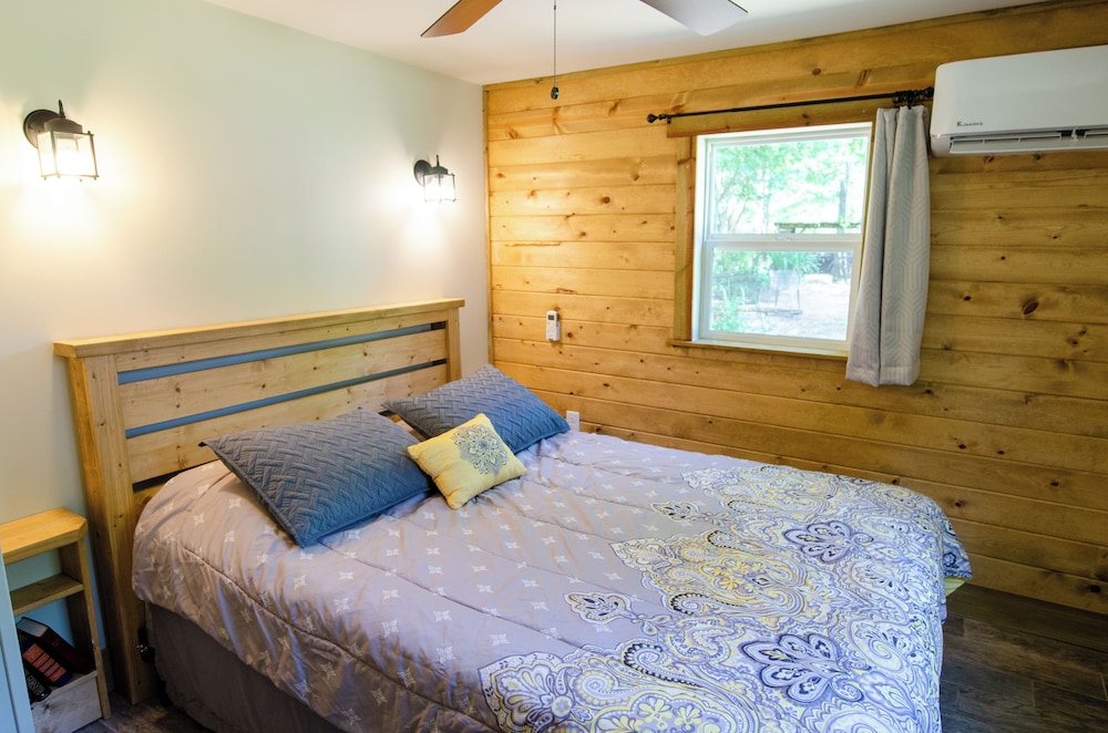 Family Cabin, Partial Lake View photo 1