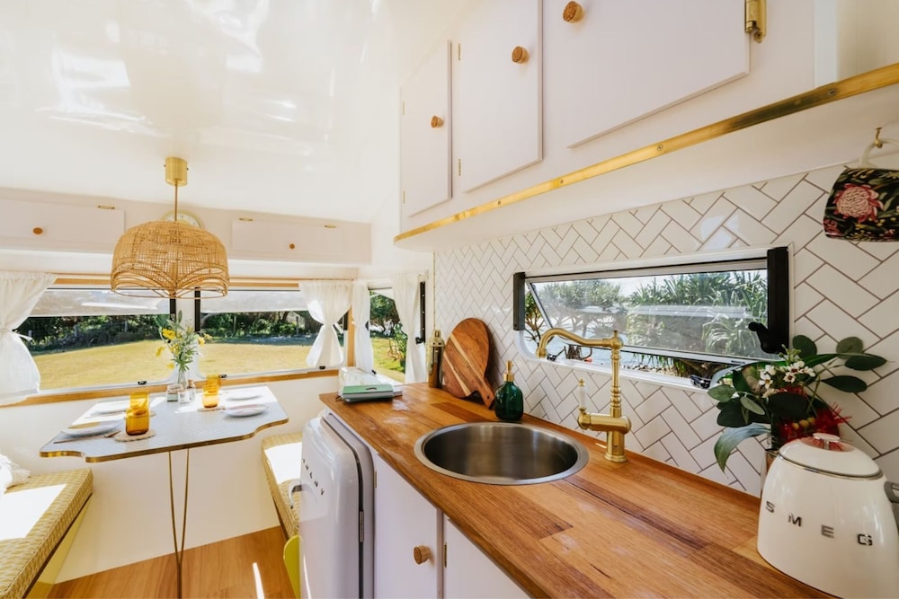 Poolside Vintage Glamper (2 Berth) photo 2
