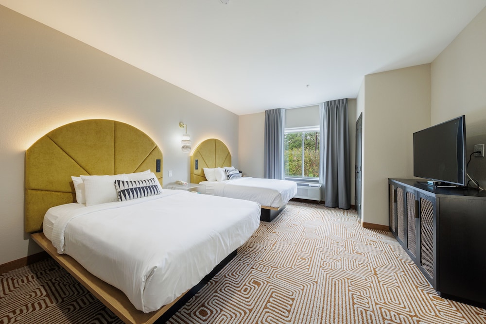 Premium Double Queen Suite