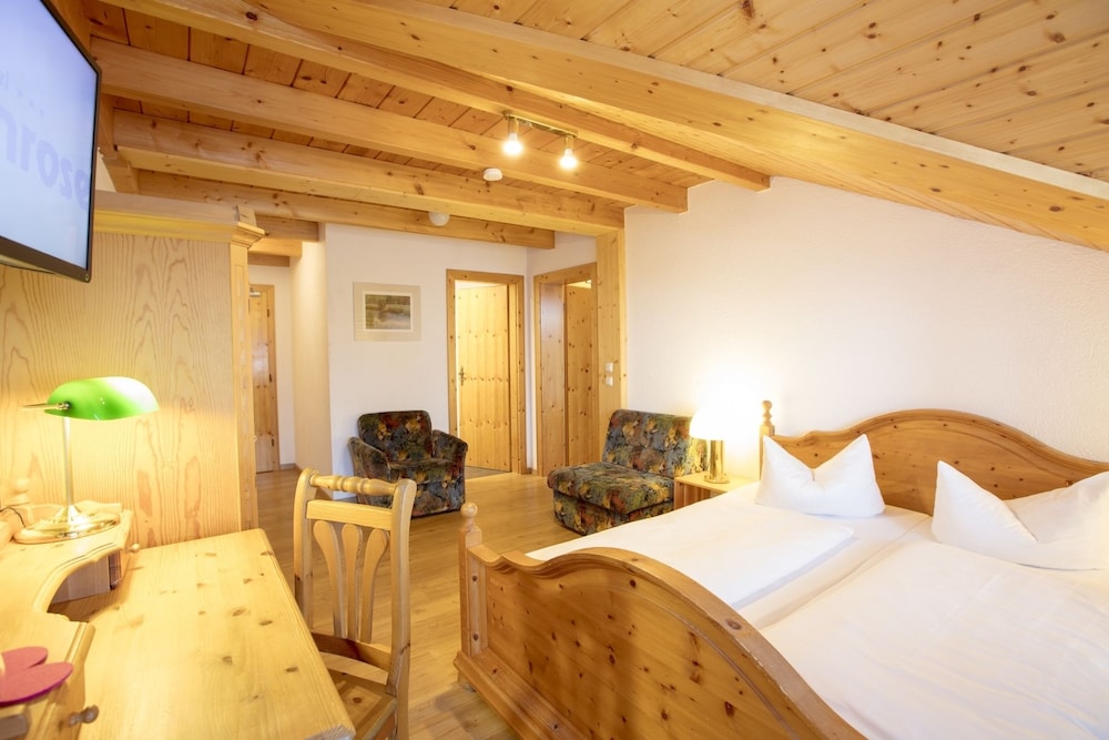 Standard Double or Twin Room photo 3