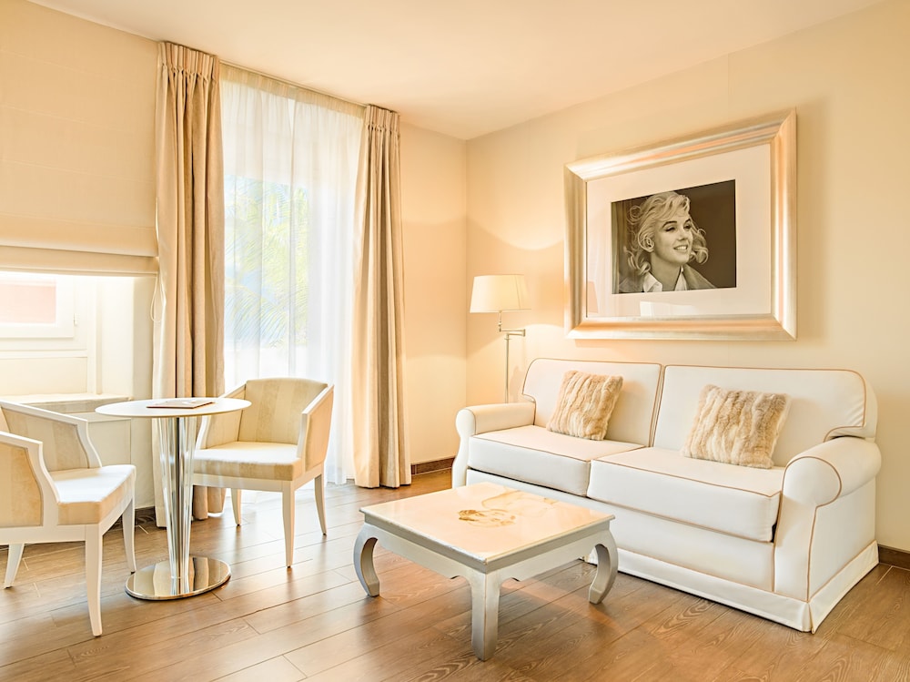 Suite - Photo 4