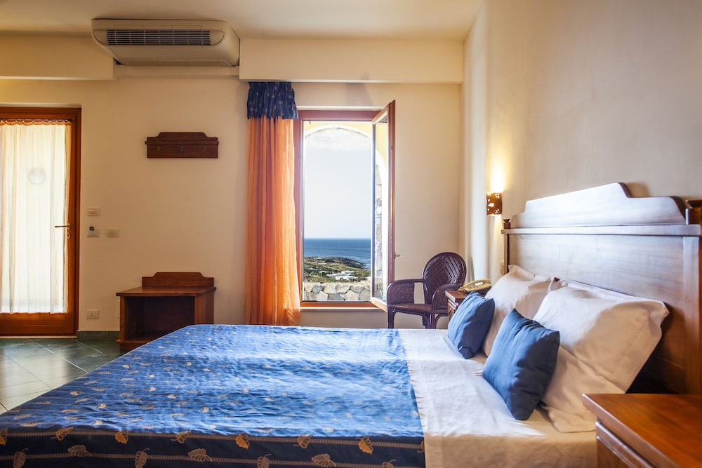 Standard Triple Room - Photo 6