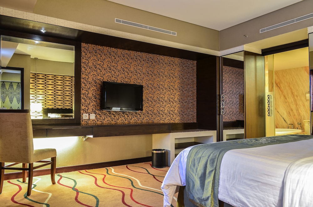 Business Suite photo 2