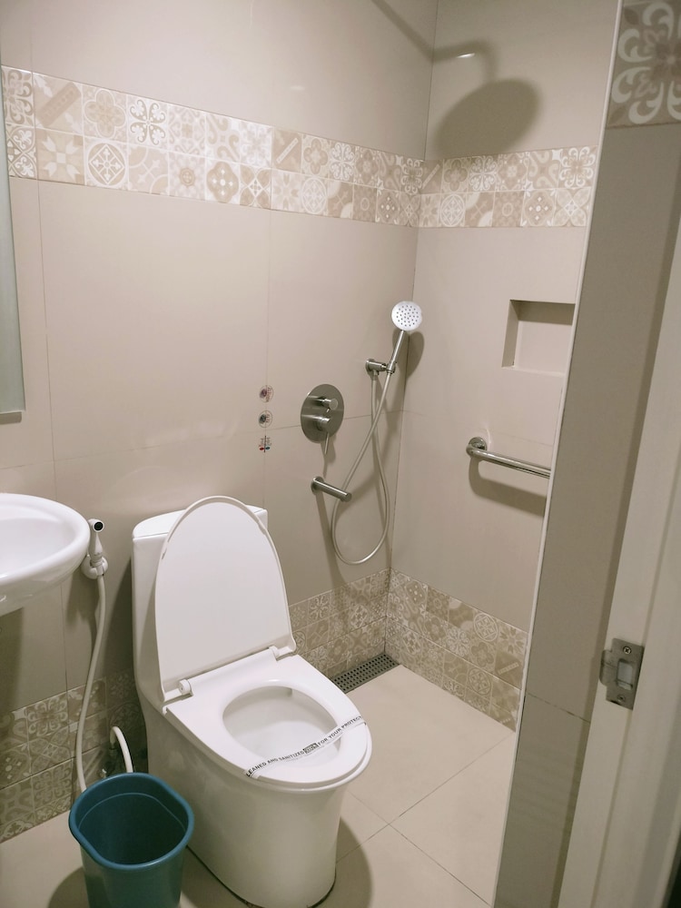 Executive Room - Photo 6