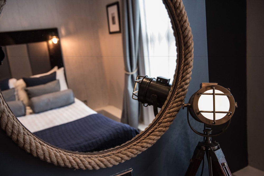 Standard Room, Multiple Beds, Non Smoking photo 2
