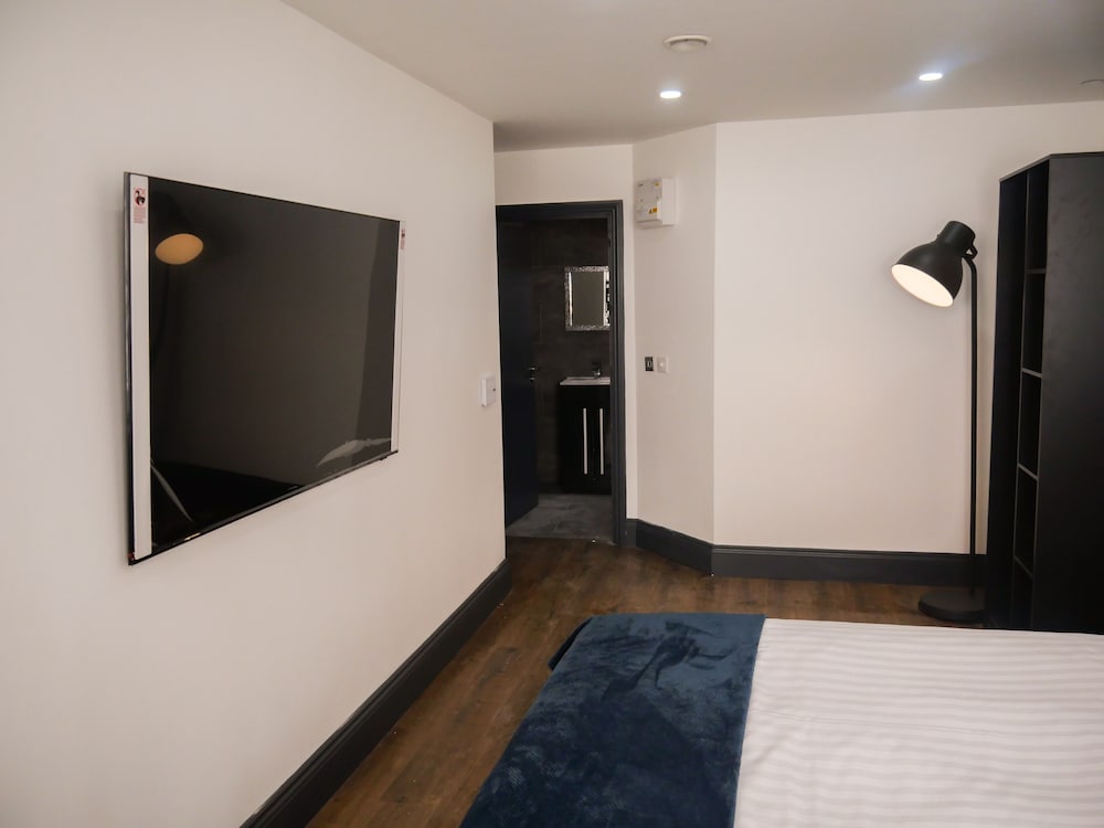 Room - Photo 4