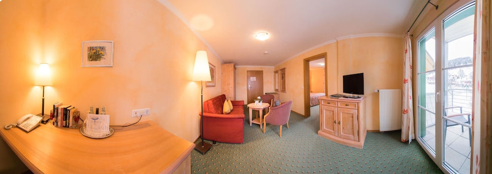 Family Apartment photo 2