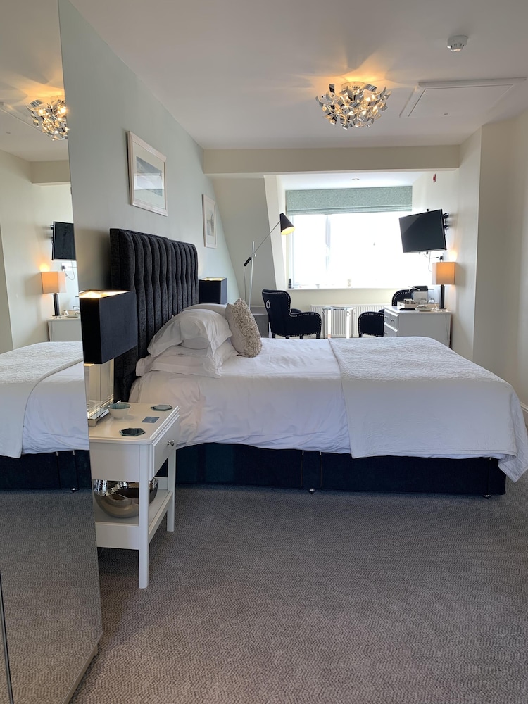 Superior Double or Twin Room, Ensuite, Sea View (Up with the Gulls)