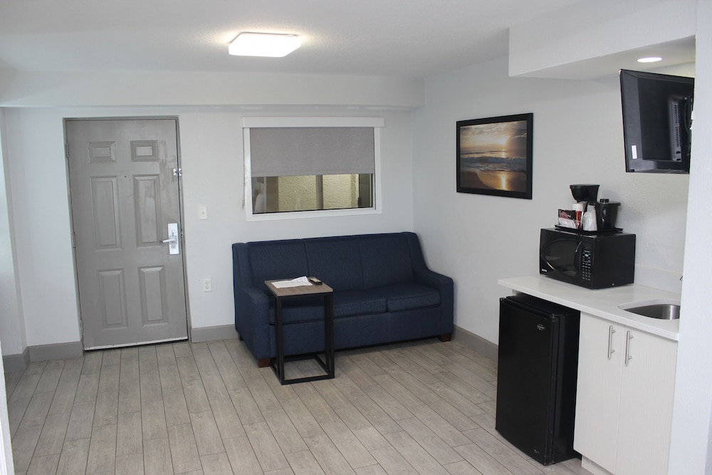 Suite, Multiple Beds, Non Smoking, Oceanfront - Photo 9