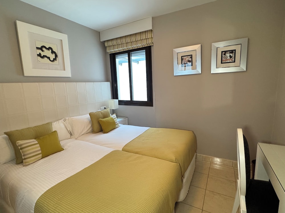 Panoramic Apartment, 2 Bedrooms, Terrace, Sea View photo 2