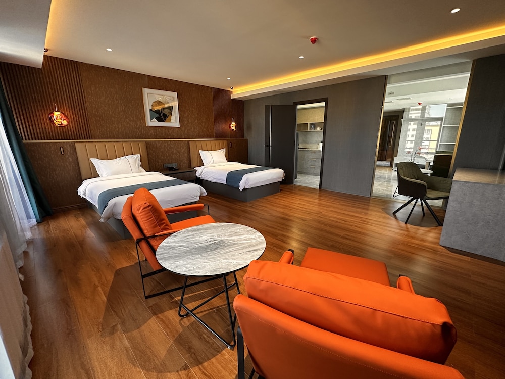 Deluxe Suite