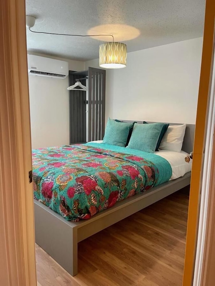 Basic Single Room photo 2