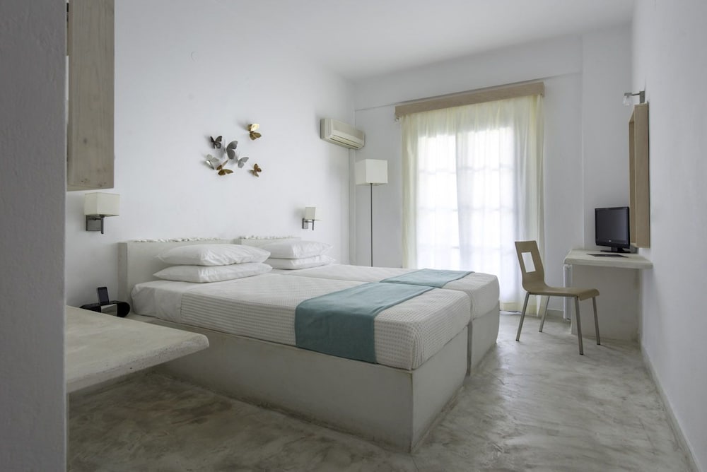 Standard Room, Pool View - Photo 1