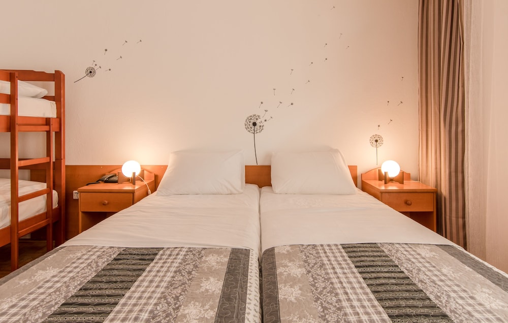 Family Quadruple Room, Balcony, Sea View photo 3