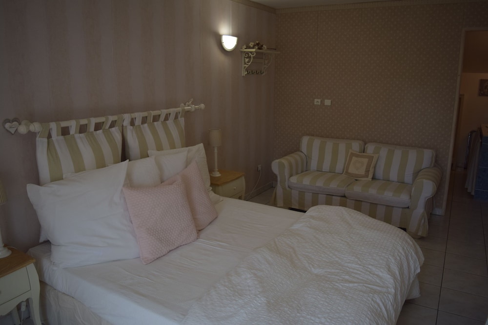 Honeymoon Double Room, Non Smoking (Coton et Lin) photo 1