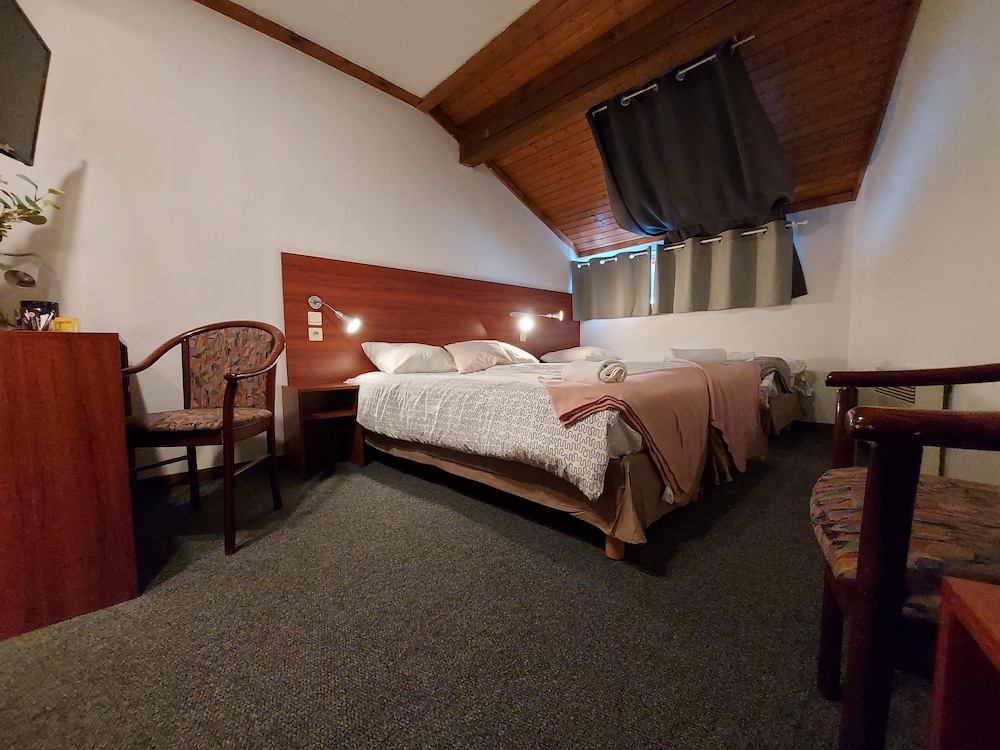 Standard Triple Room, Valley View photo 2