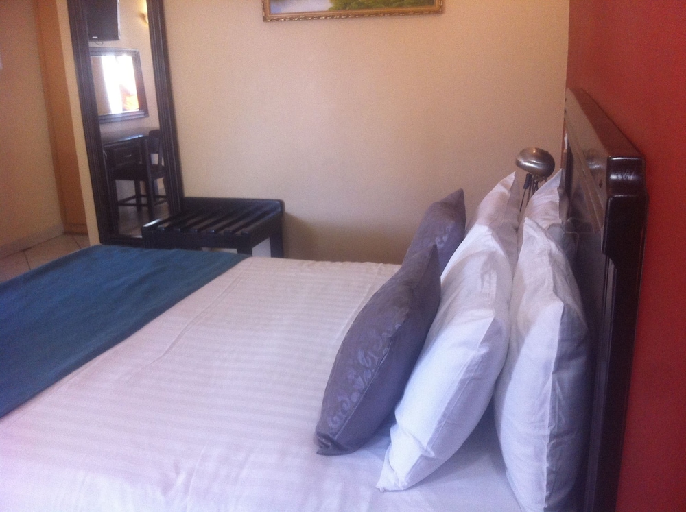 Standard Double Room photo 2